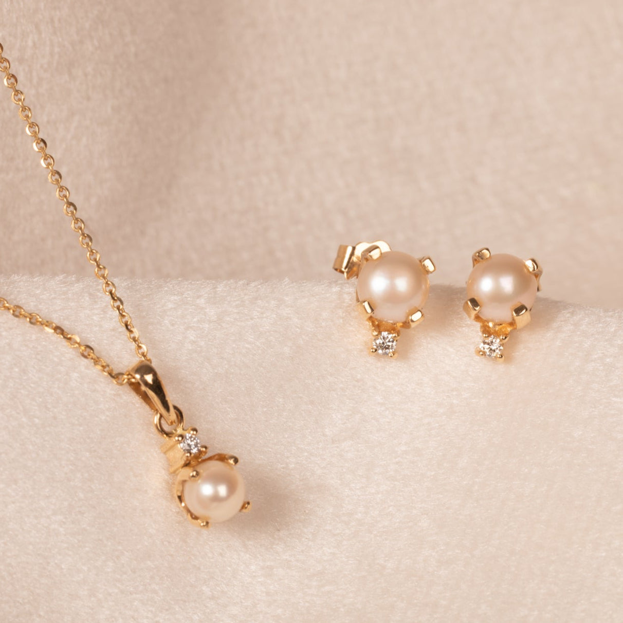 Aretes Aurora in Diamond
