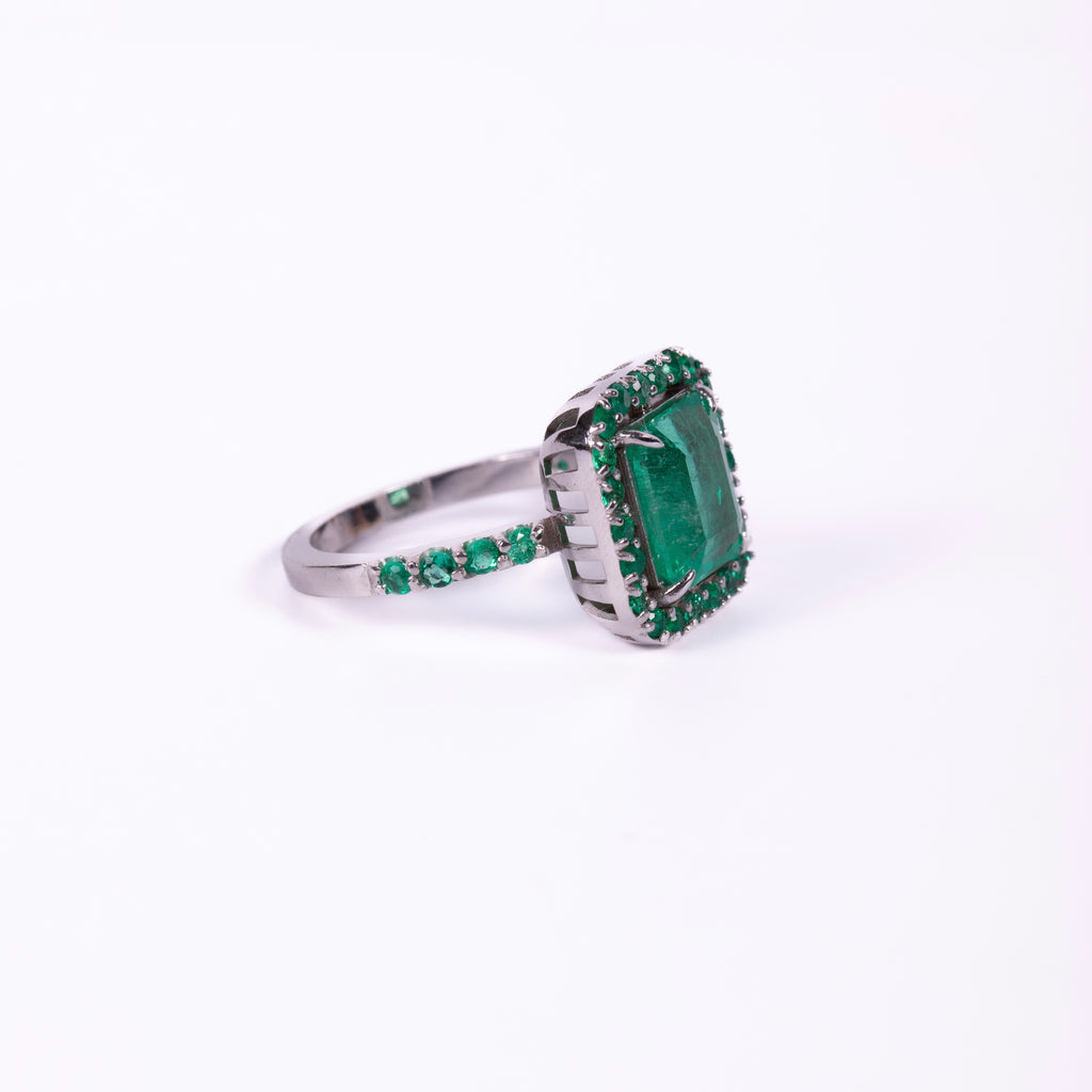 Anillo majestad esmeralda