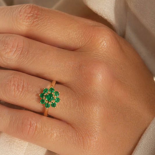Anillo flor esmeralda
