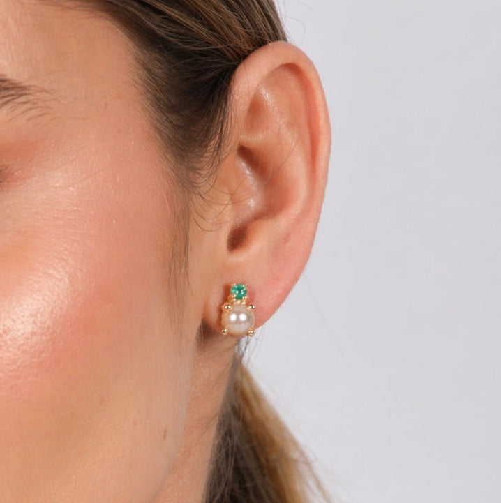 Esencia studs